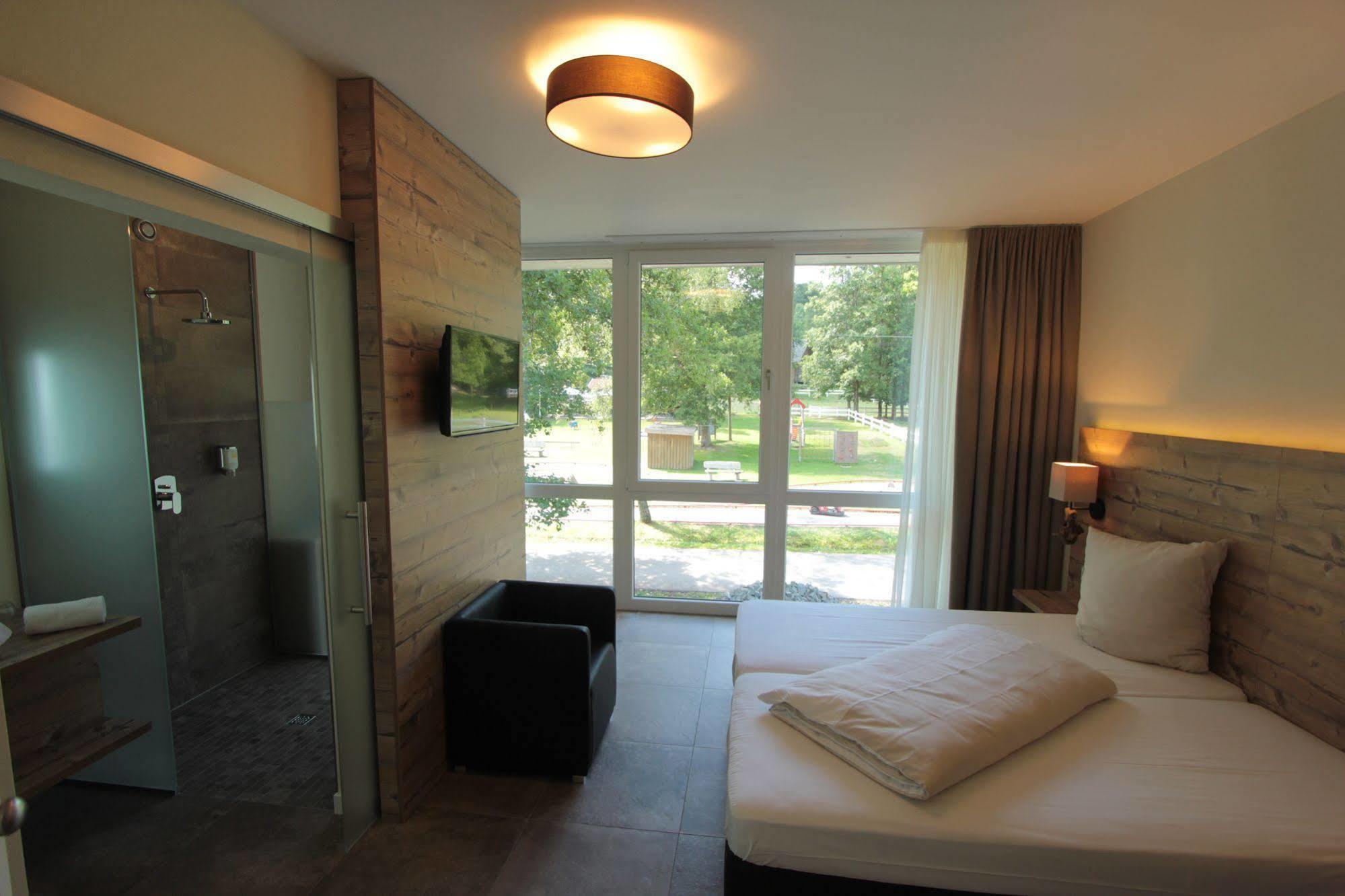 Landhotel Weihermuehle Thaleischweiler-Froschen Luaran gambar